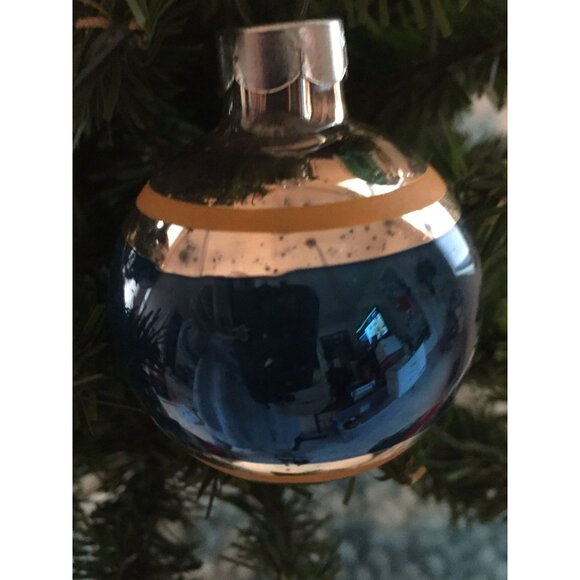 Vintage Five Christmas Tree Shiny Glass Ornaments Retro 1950's Silver Blue Red - Picture 4 of 6